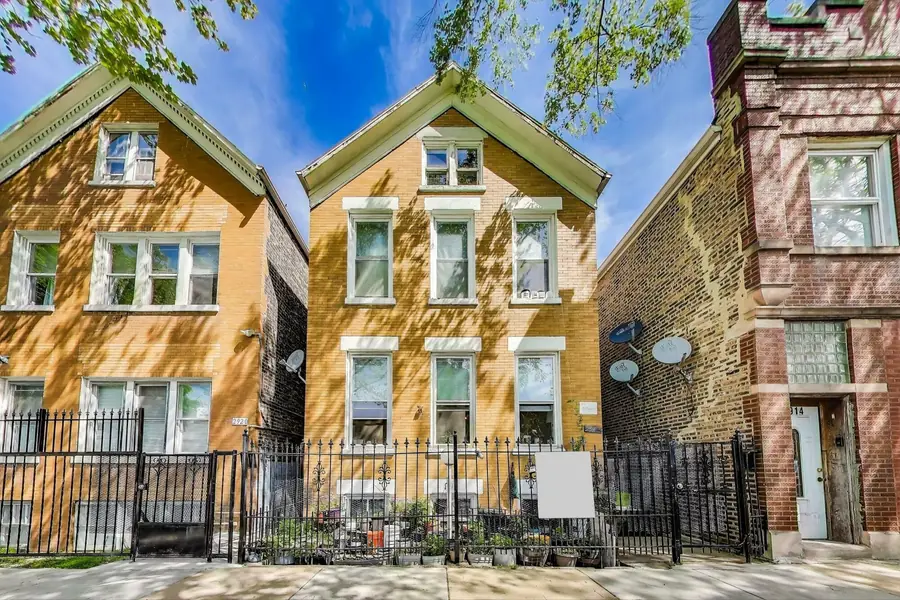 2916 West 25th Place, a five-unit building in Little Village