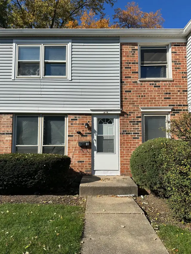 Front of 4094 Quincy Ct