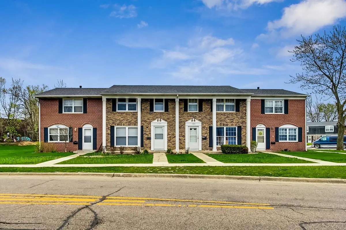 1503 Mckool, Chicago listing photo