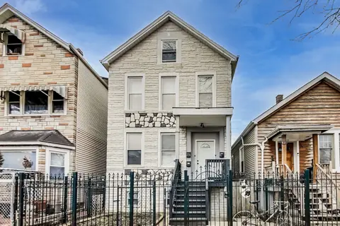 1721 N Mozart, West Town