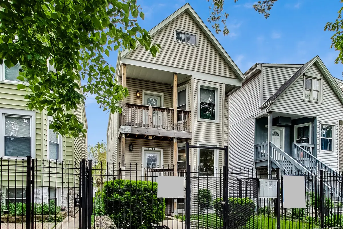2947 N Avers, Chicago listing photo