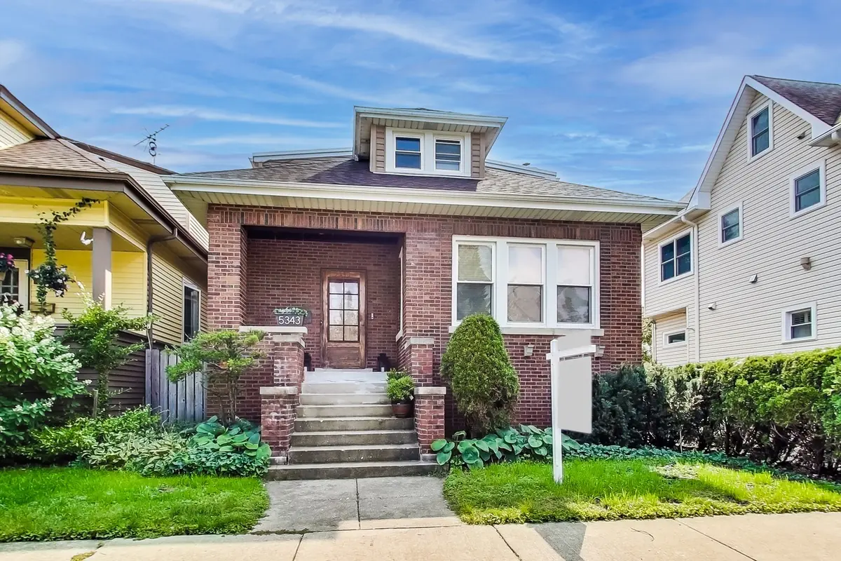 5343 W Carmen, Chicago listing photo