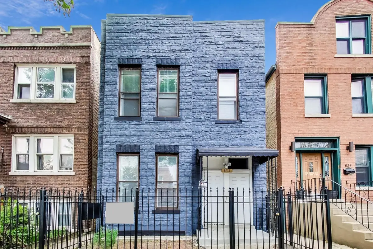 834 N Mozart, Chicago listing photo