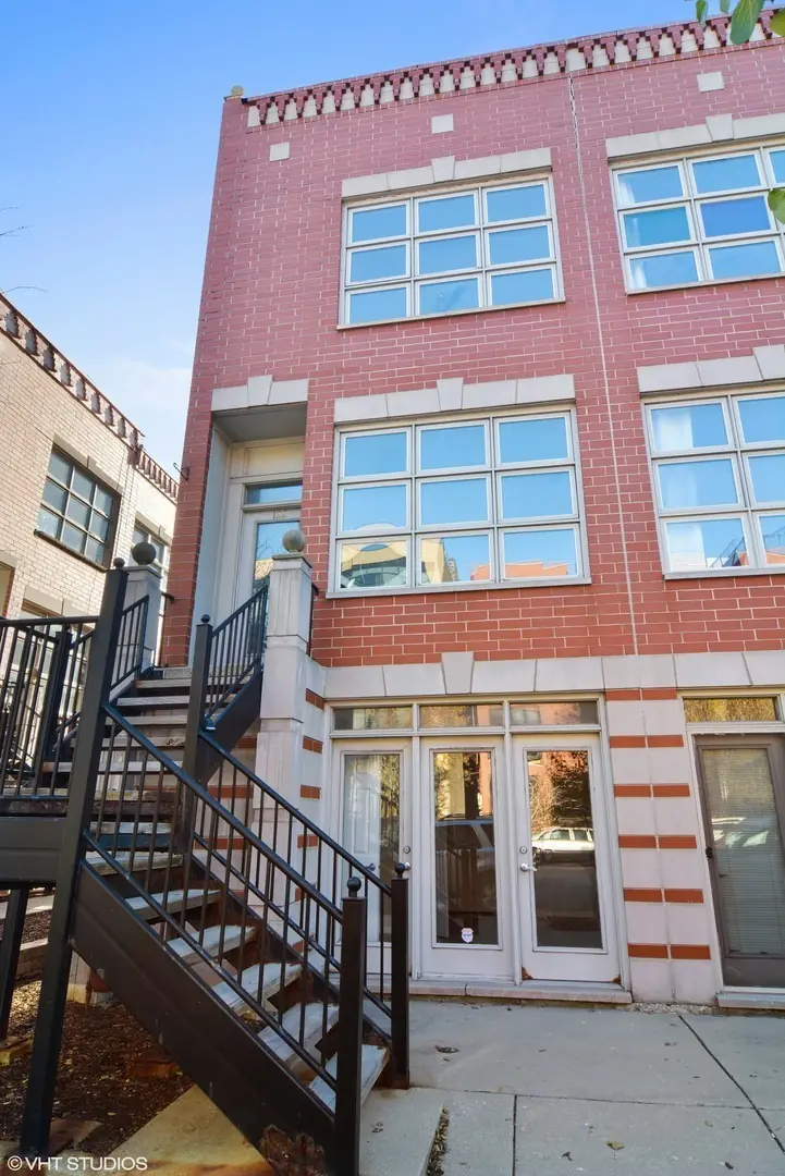 855 W Erie #122, Chicago listing photo